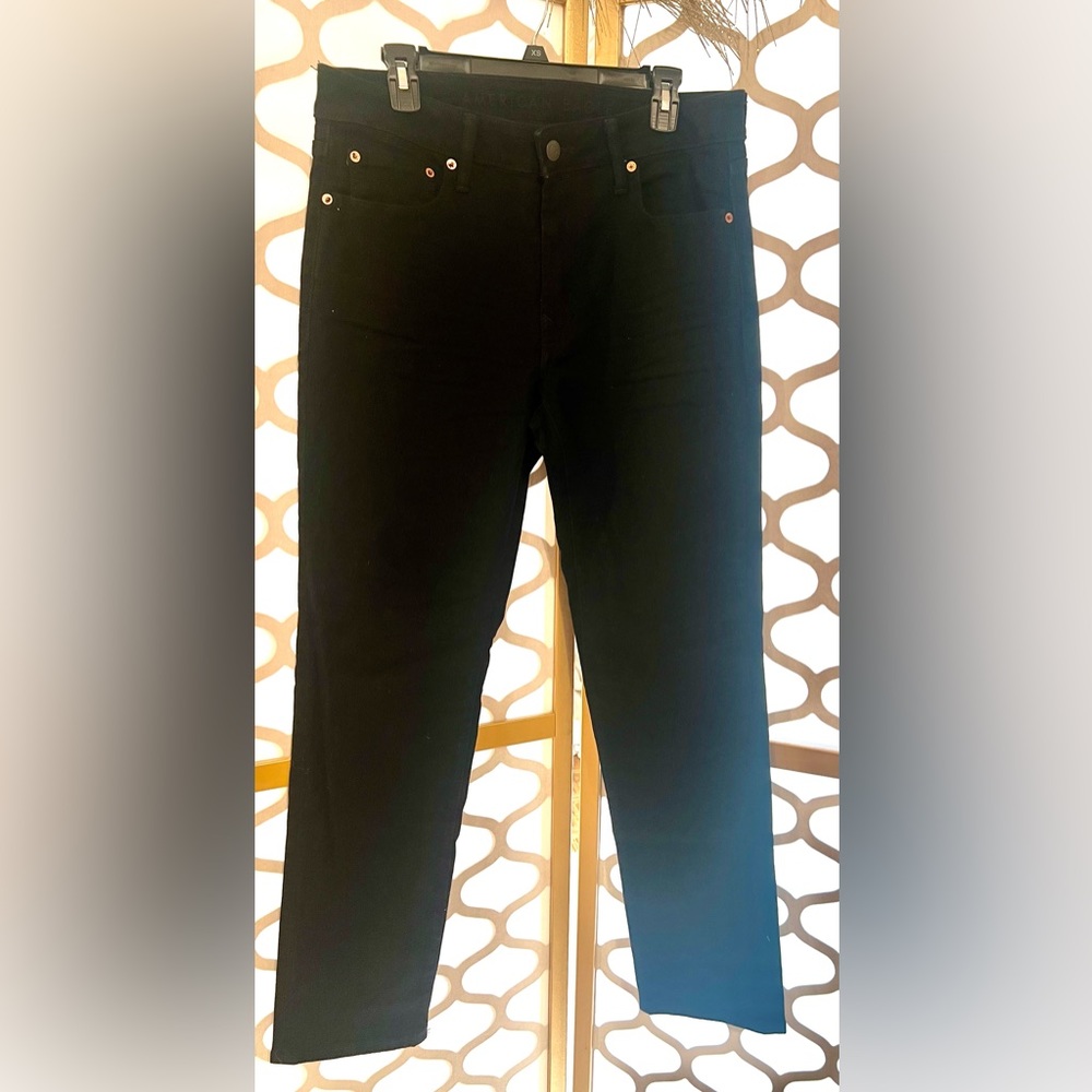 American Eagle black AirFlex+. Slim black 32x32